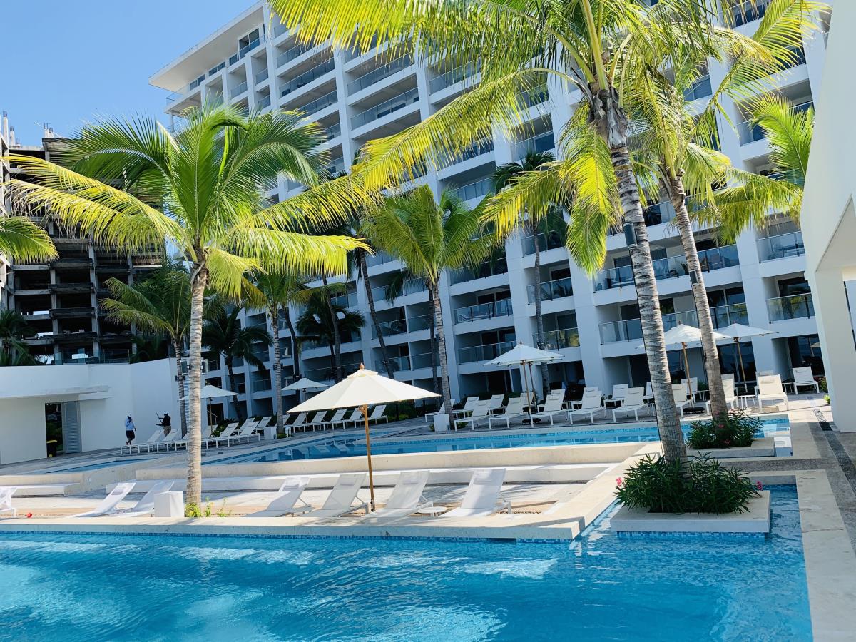 Departamento en venta en Zona Hotelera Norte, Puerto Vallarta — foto 1 de 34