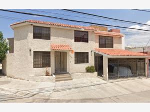 Casa en Lomas Cuarta Sección, San Luis Potosí, San Luis Potosí