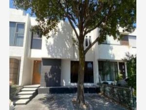 Casa en venta en Joyas del Pedregal, Coyoacán — foto 2 de 11