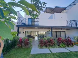 Casa en Real Santa Fe, Xochitepec, Morelos