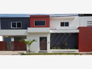 Casa en venta en Burgos, Temixco, Morelos Casa en venta en Burgos, Temixco, Morelos