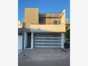 Casa en venta en Los Almendros, Culiacán, Sinaloa Casa en venta en Los Almendros, Culiacán, Sinaloa