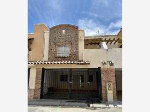 Casa en venta en Real Toledo, Pachuca de Soto, Hidalgo Casa en venta en Real Toledo, Pachuca de Soto, Hidalgo