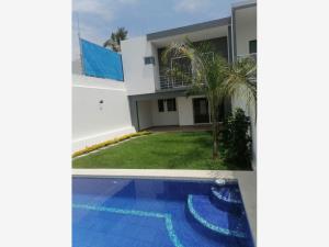 Casa en venta en Burgos, Temixco, Morelos Casa en venta en Burgos, Temixco, Morelos