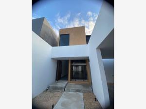Casa en venta en Temozon Norte, Mérida — foto 2 de 16