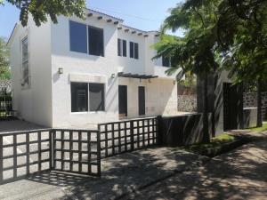 Casa en venta en Huertas del Llano, Jiutepec, Morelos Casa en venta en Huertas del Llano, Jiutepec, Morelos