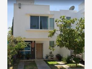 Casa en venta en Santa Ana Tepetitlan, Zapopan, Jalisco
