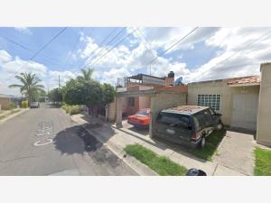 Casa en venta en Hacienda Santa Fe, Tlajomulco de Zúñiga — foto 2 de 7