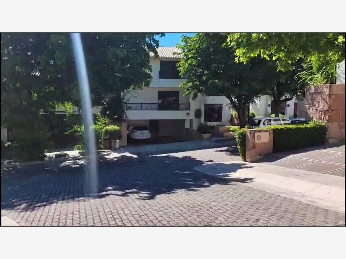Casa en venta en Colinas de San Miguel, Culiacán — foto 1 de 64