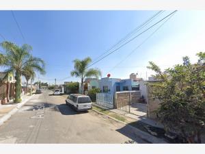 Casa en venta en Hacienda Santa Fe, Tlajomulco de Zúñiga — foto 3 de 7