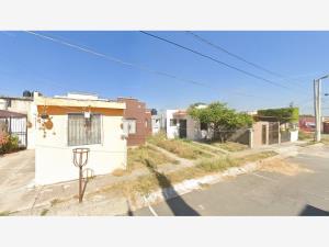Casa en venta en Hacienda Santa Fe, Tlajomulco de Zúñiga — foto 2 de 7