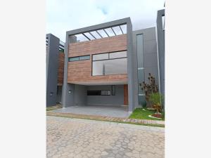 Casa en venta en Lomas de Angelópolis, San Andrés Cholula, Puebla Casa en venta en Lomas de Angelópolis, San Andrés Cholula, Puebla
