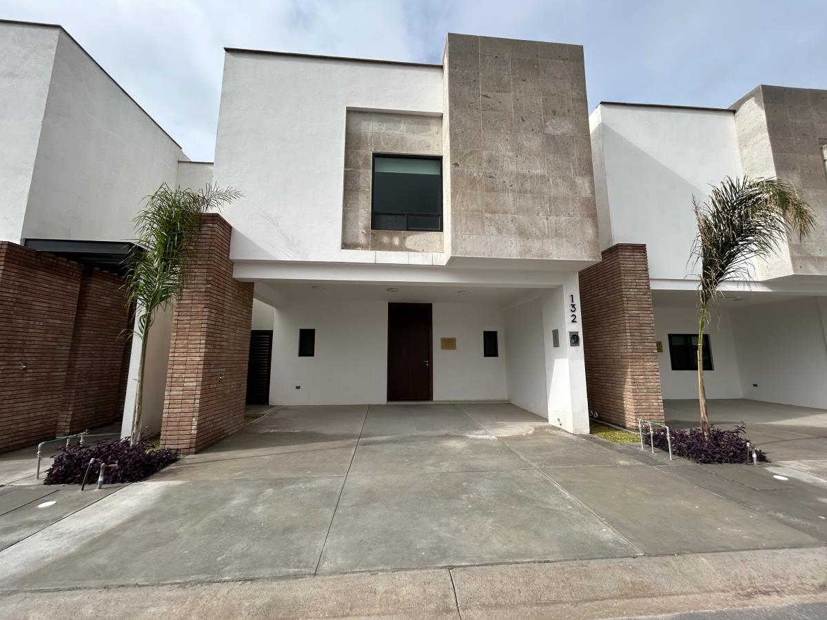 Casa en venta en La Rioja Residencial, Torreón — foto 1 de 17