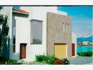 Casa en venta en San Gaspar Tlahuelilpan, Metepec, México