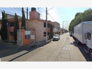 Casa en venta en Bosques de Aragon, Nezahualcóyotl, México