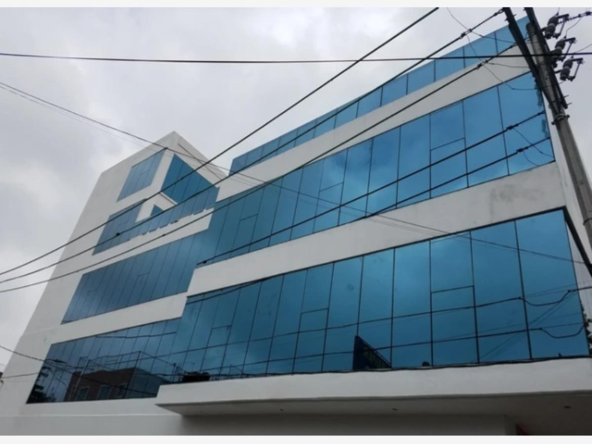 Edificio en renta en Lomas Manuel Ávila Camacho, Naucalpan de Juárez — foto 1 de 19