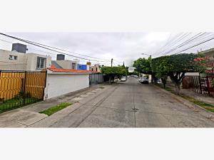 Casa en venta en La Estancia, Zapopan — foto 3 de 8