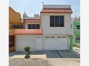 Casa en Acueducto de Guadalupe, Gustavo A. Madero, Ciudad de México
