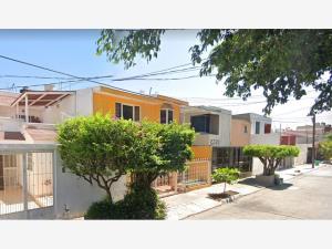 Casa en venta en Jardines de la Paz, Guadalajara — foto 3 de 11
