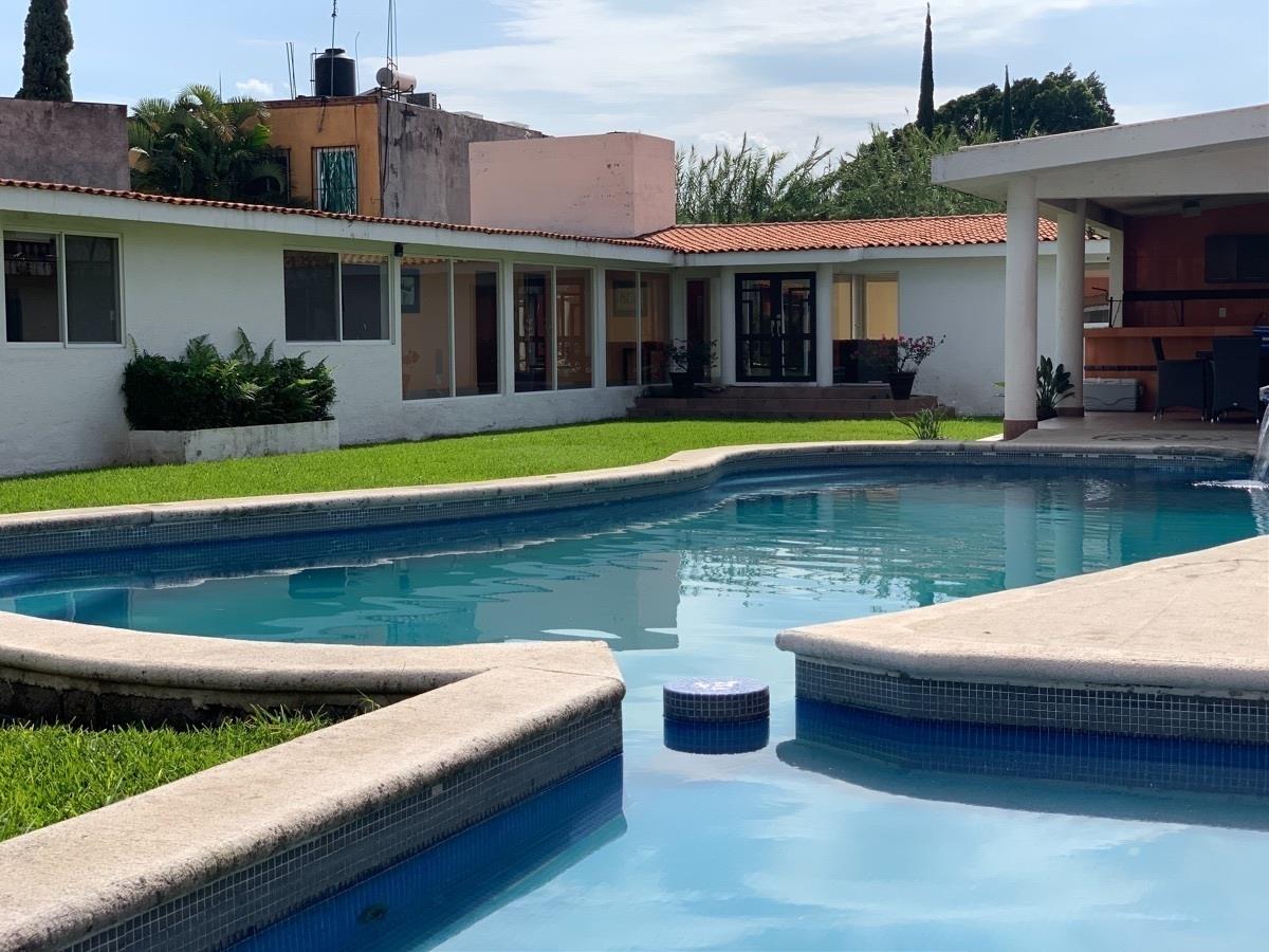 Casa en venta en Pedregal de las Fuentes, Jiutepec — foto 1 de 40