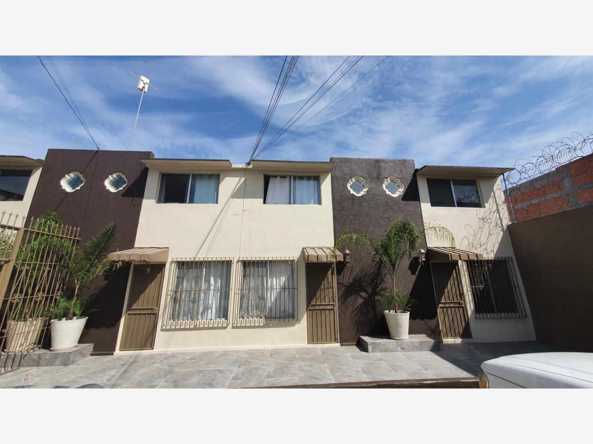 Casa en venta en La Mesa, Tijuana — foto 1 de 18