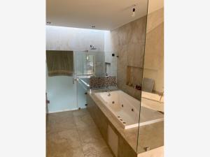Casa en venta en La Campiña del Bosque, León — foto 2 de 24