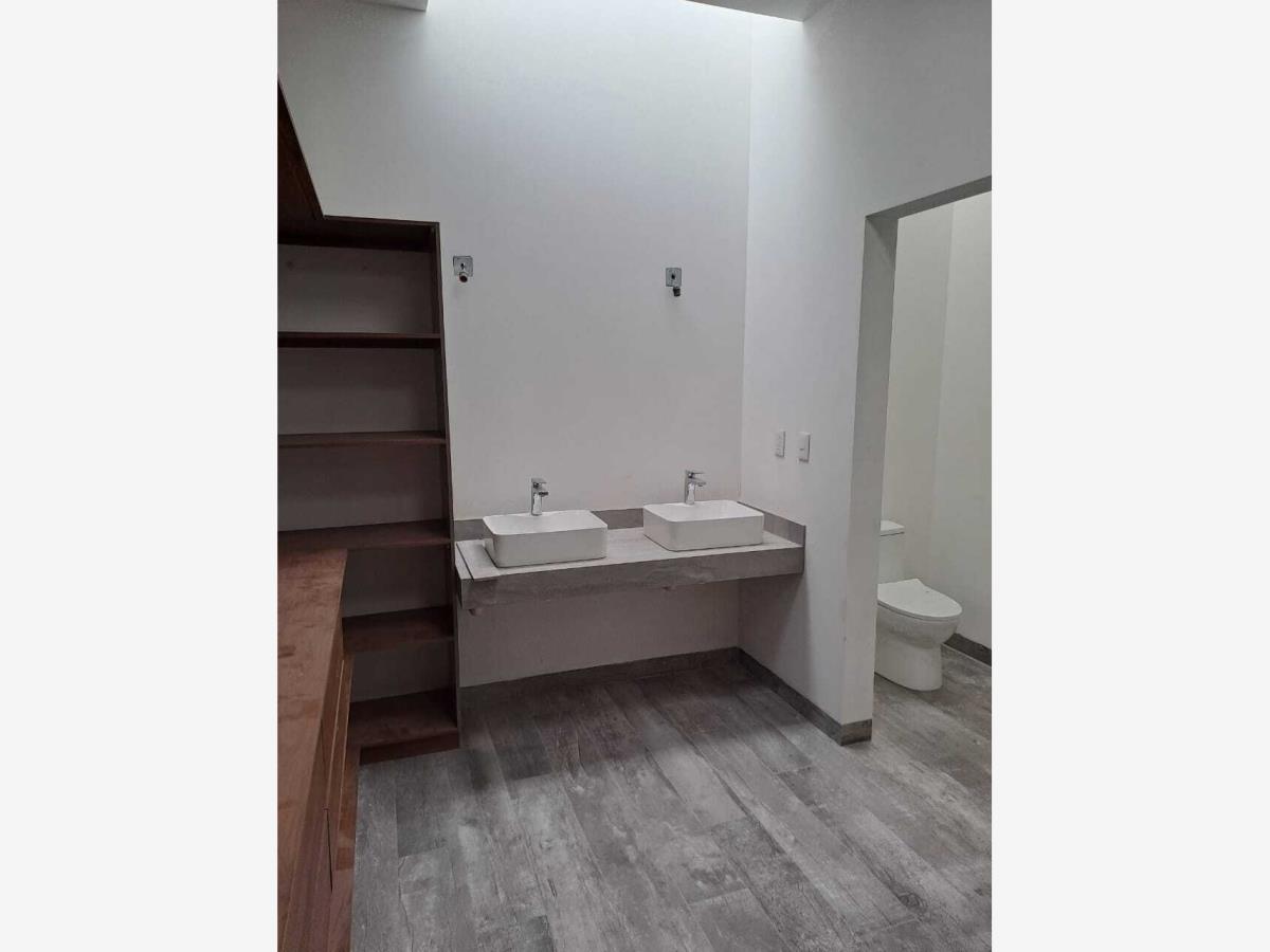 Casa en venta en La Campiña del Bosque, León — foto 1 de 7