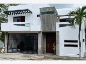 Casa en venta en El Country, Centro, Tabasco