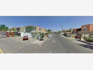 Casa en venta en Residencial del Valle, Zapopan — foto 2 de 8