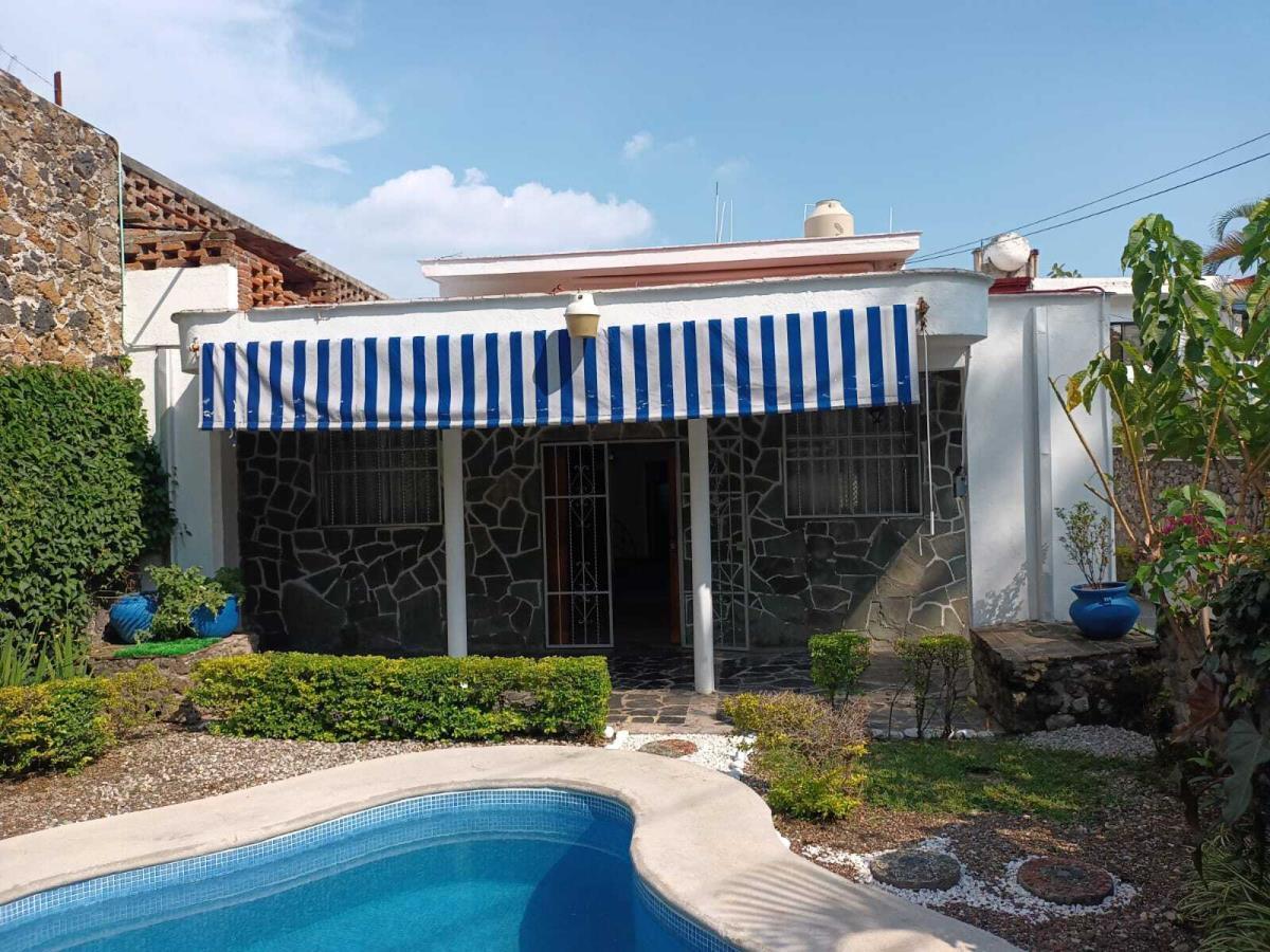 Casa en venta en Miraval, Cuernavaca — foto 1 de 27