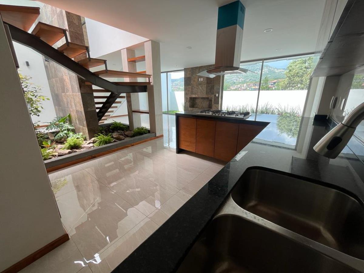 Casa en venta en Bosque Monarca, Morelia — foto 1 de 23