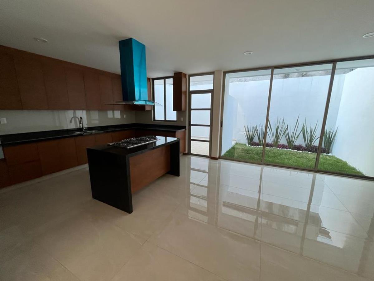 Casa en venta en Bosque Monarca, Morelia — foto 1 de 21