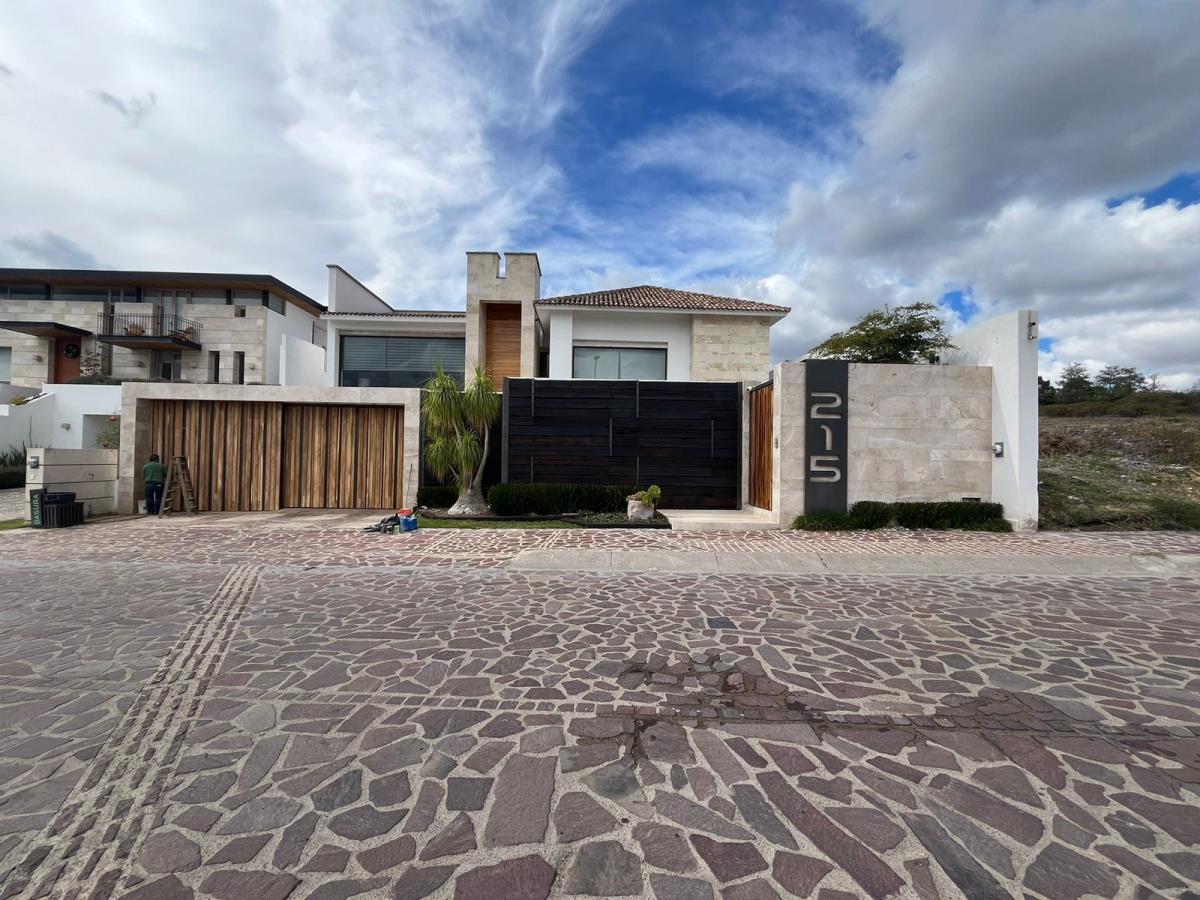 Casa en venta en Country Club Gran Jardín, León — foto 1 de 38