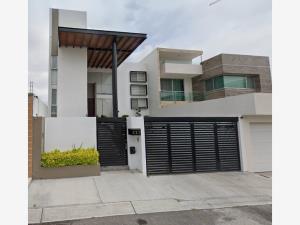 Casa en Colinas del Cimatario, Querétaro, Querétaro