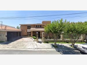 Casa en remate en Villa Montaña, San Pedro Garza García, Nuevo León