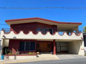 Casa en venta en Contry la Silla, Guadalupe, Nuevo León Casa en venta en Contry la Silla, Guadalupe, Nuevo León