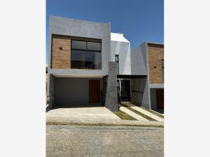 Casa en venta en Lomas de Angelópolis, San Andrés Cholula, Puebla Casa en venta en Lomas de Angelópolis, San Andrés Cholula, Puebla