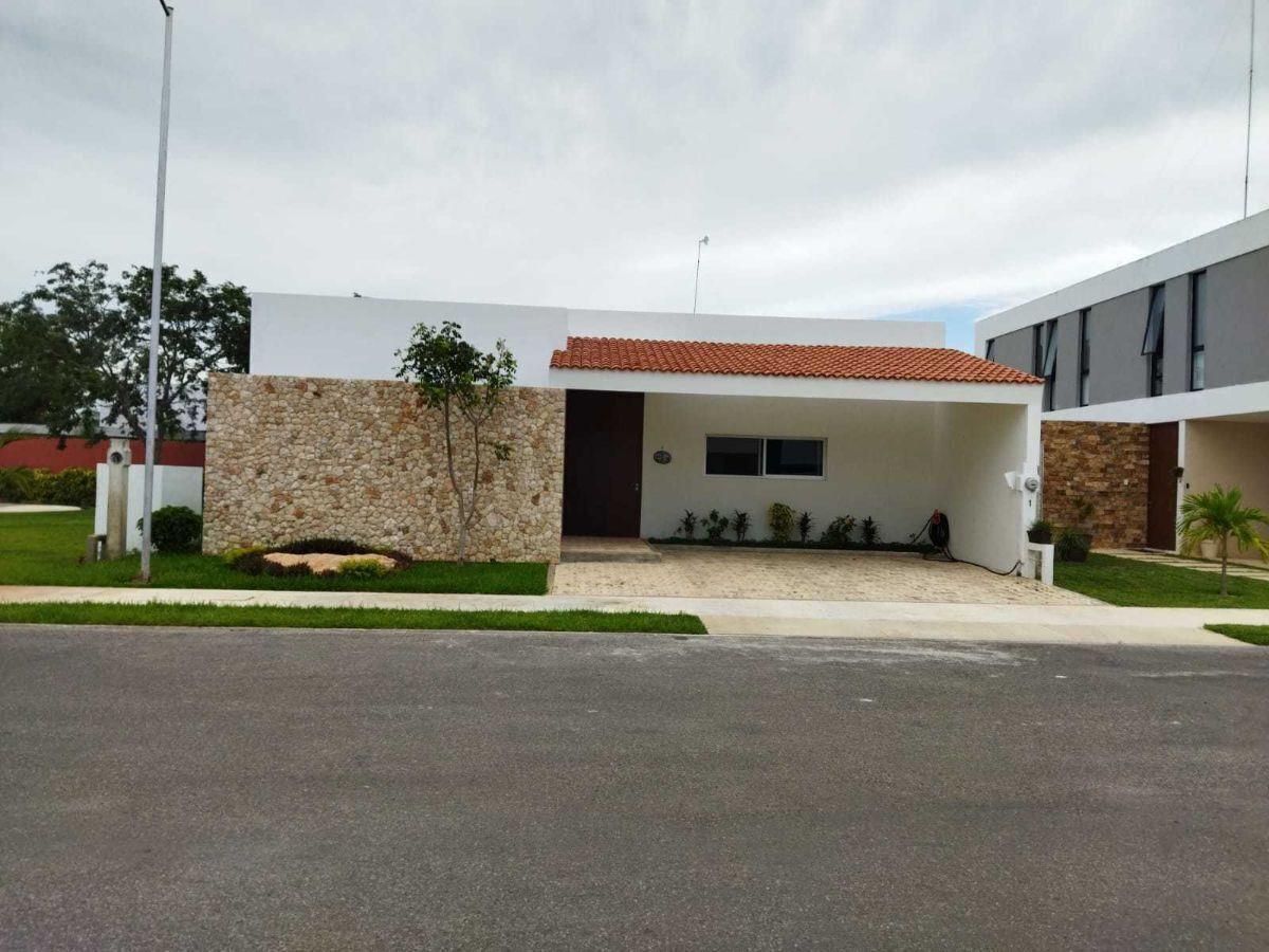 Casa en venta en Bosques de Conkal, Conkal — foto 1 de 11