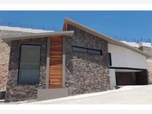 Casa en Los Encinos, Morelia, Michoacán de Ocampo