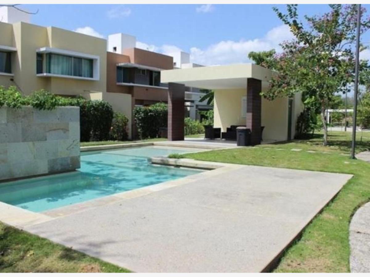 Casa en venta en Altozano, Centro — foto 1 de 26