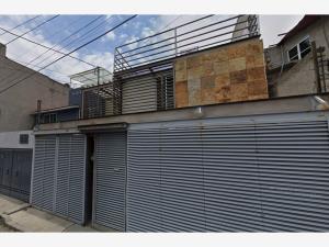 Casa en venta en 18, Xochimilco — foto 2 de 11