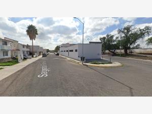 Casa en venta en Santuarios del Cerrito, Corregidora — foto 3 de 5