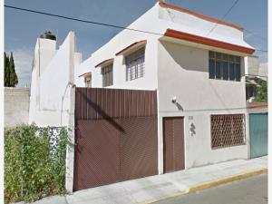 Casa en Unidad Satélite Magisterial, Puebla, Puebla