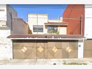 Casa en Valle Dorado, Puebla, Puebla
