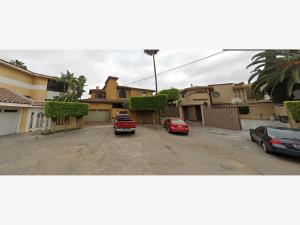 Casa en Lomas de Agua Caliente, Tijuana, Baja California