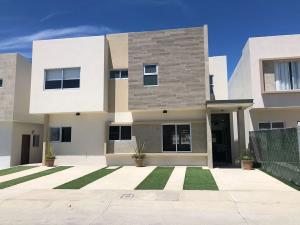 Casa en venta en Santa Fe, Tijuana, Baja California
