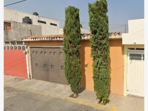 Casa en venta en Villa de las Flores 1a Sección (Unidad Coacalco), Coacalco de Berriozábal — foto 2 de 8