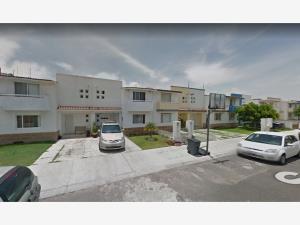 Casa en venta en Santuarios del Cerrito, Corregidora — foto 2 de 7