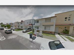 Casa en venta en Santuarios del Cerrito, Corregidora — foto 3 de 7