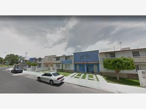 Casa en Santuarios del Cerrito, Corregidora, Querétaro